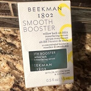 Beekman 1802 Smooth Booster Serum with Green and Yellow Accents